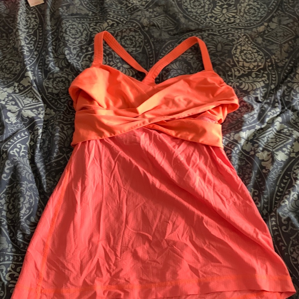 GUC due to age lululemon coral tank